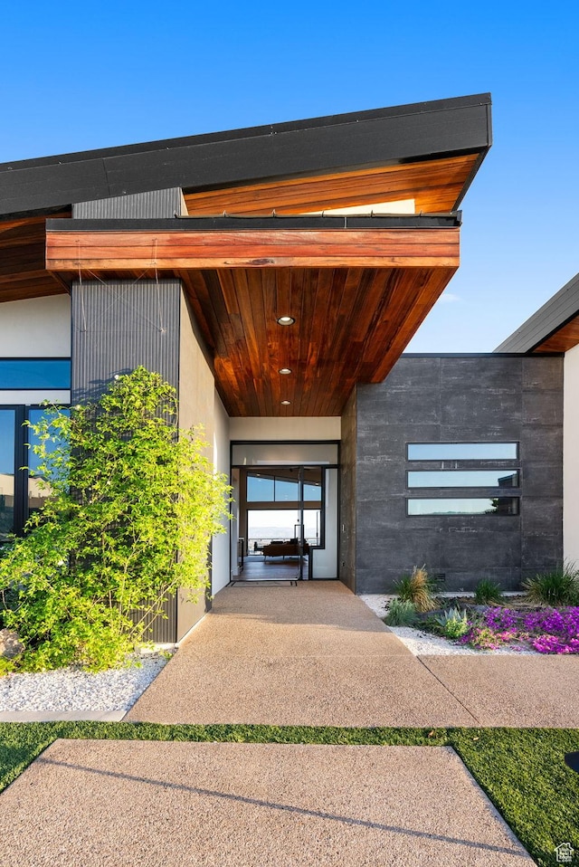 view of property entrance
