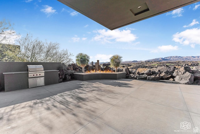 2523 N Chaco Trl, St George, UT 84770 - view of patio / terrace with a mountain view