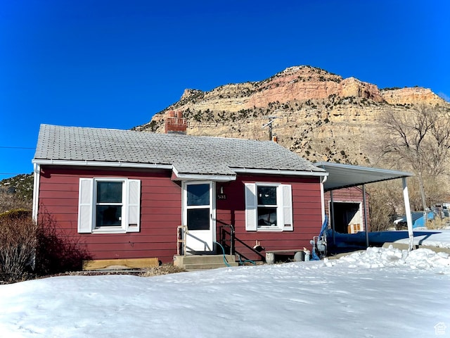 view of front facade with a mountain view