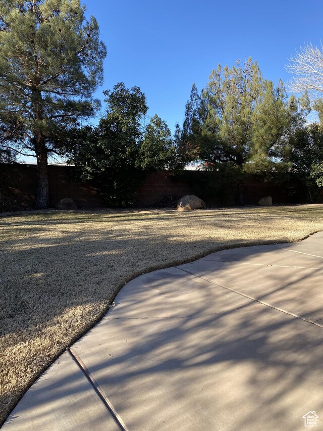 1918 S Mojave Dr, Washington, UT 84780 - view of yard