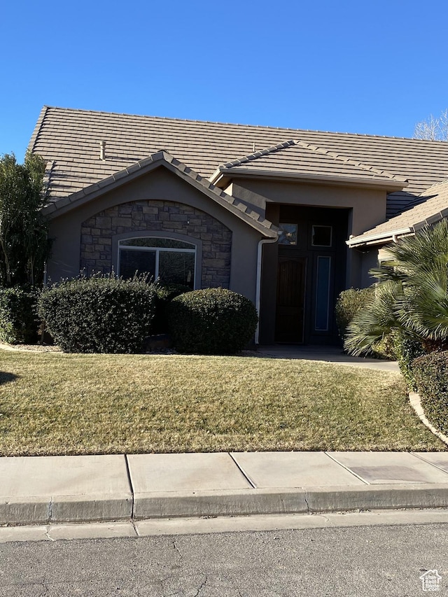 1918 S Mojave Dr, Washington, UT 84780 - view of front of property featuring a front yard