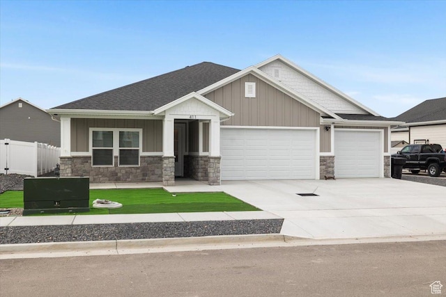craftsman house featuring a garage