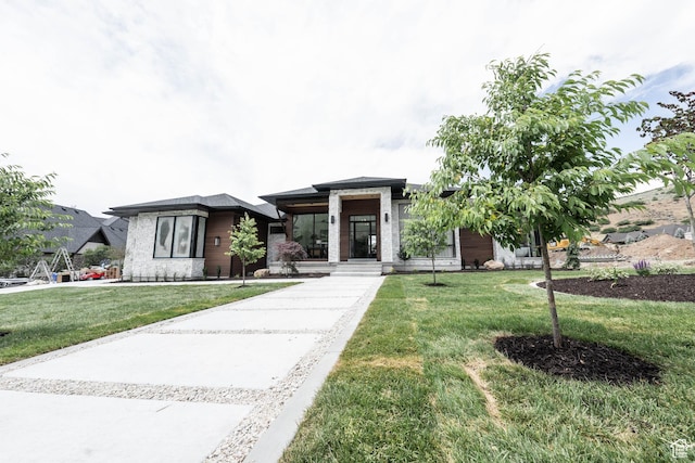 287 E Heritage Dr, Alpine, UT 84004 - prairie-style home featuring a front lawn