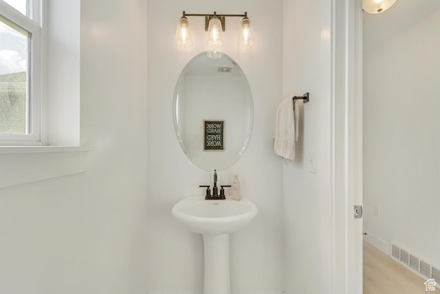 4642 N Frisco Peak Dr E Unit 848, Eagle Mountain, UT 84005 - bathroom featuring a healthy amount of sunlight