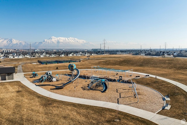 bird's eye view featuring a mountain view