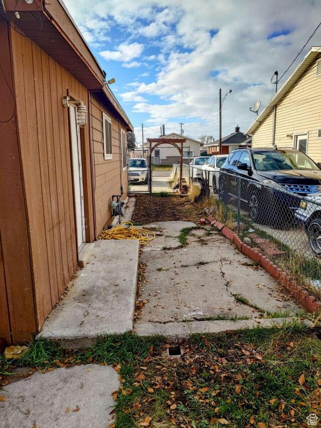 3260 Ogden Ave, Ogden, UT 84401 - view of yard