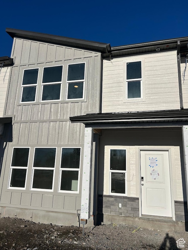 view of front of house