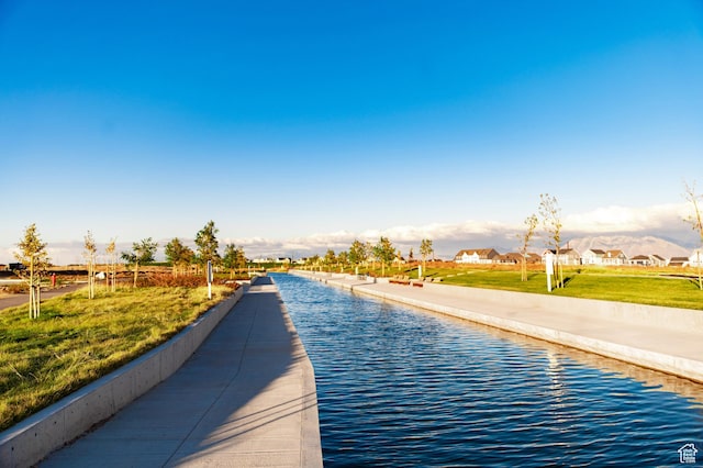 7091 W S Jordan Pkwy Unit 394, South Jordan, UT 84009 - view of swimming pool featuring a residential view