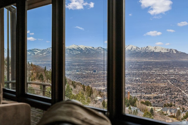 4552 S Zarahemla Dr E, Salt Lake City, UT 84124 - interior details featuring a mountain view