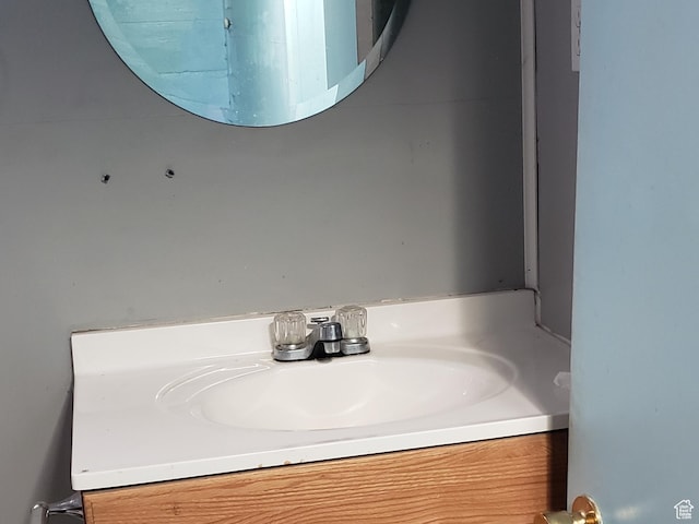 room details with vanity