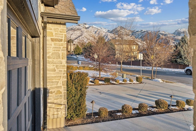 2905 E Denmark Dr, Cottonwood Heights, UT 84121 - view of yard featuring a mountain view