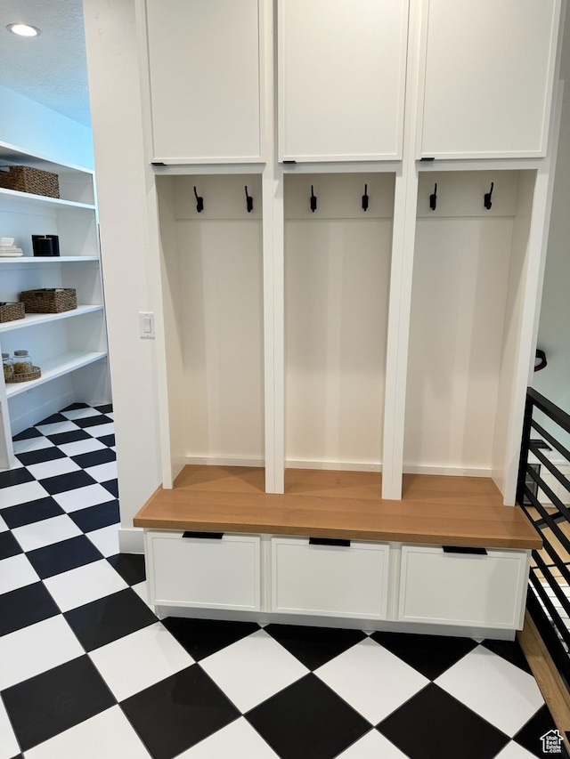 994 W Union Bench Dr S, Mapleton, UT 84664 - mudroom featuring tile patterned floors