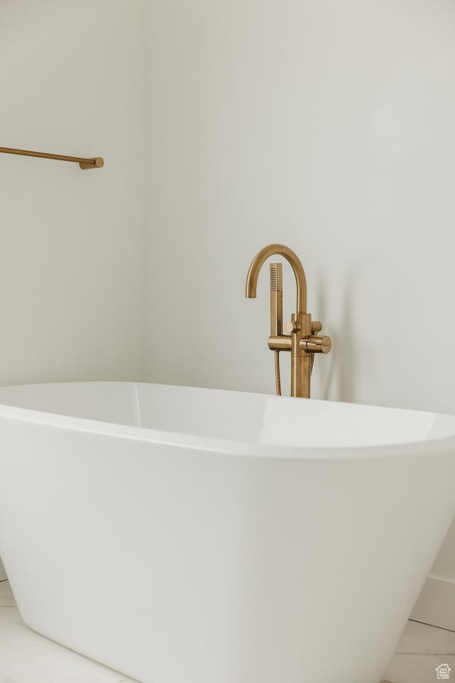 994 W Union Bench Dr S, Mapleton, UT 84664 - details with a sink and a freestanding bath