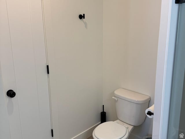 bathroom featuring toilet