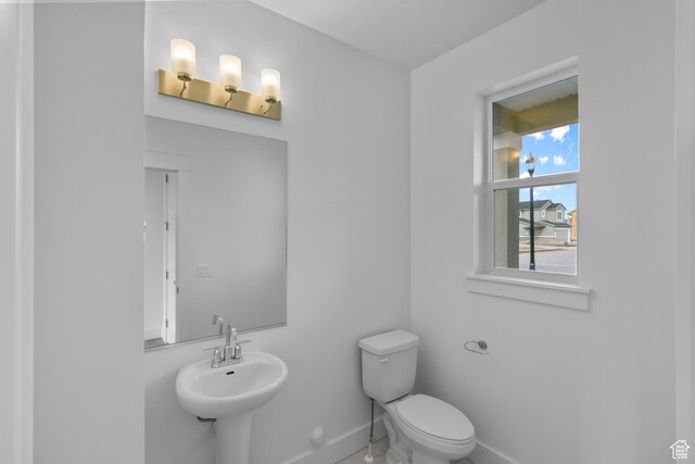 550 N 735 W, Smithfield, UT 84335 - bathroom featuring toilet and sink