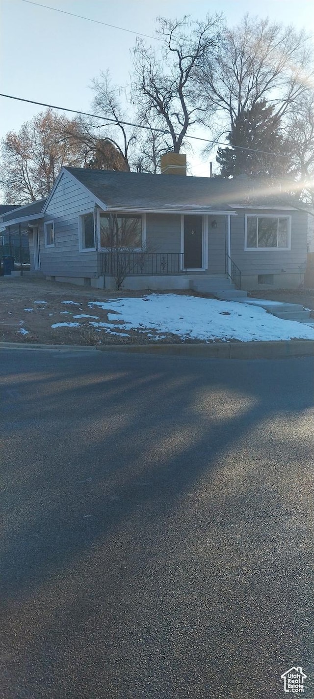 view of front of house with covered porch