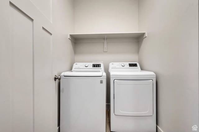 4024 W 2875 N, Plain City, UT 84404 - laundry area featuring washing machine and clothes dryer