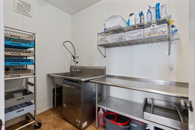 6007 W 8000 S, Payson, UT 84651 - kitchen featuring baseboards and visible vents