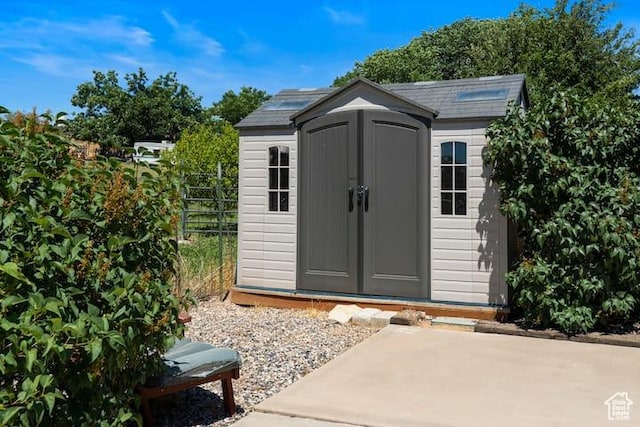 view of outbuilding