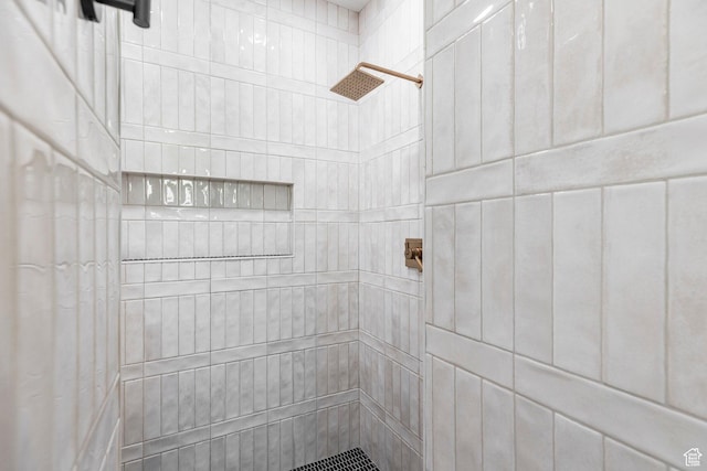 2305 E 3350 S, St George, UT 84790 - room details featuring a tile shower