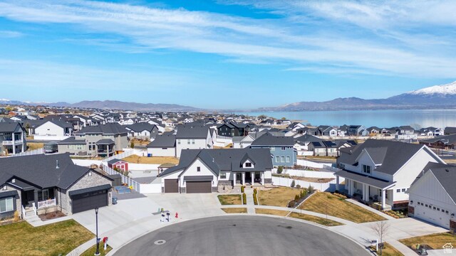 3727 S Larkspur Cir, Saratoga Springs, UT 84045 - birds eye view of property featuring a residential view and a water and mountain view