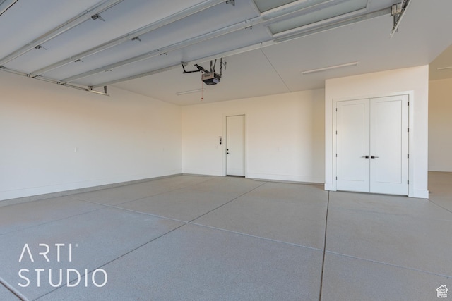 2752 S 3930 W, Hurricane, UT 84737 - garage featuring a garage door opener