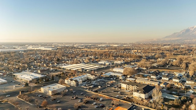 bird's eye view featuring a mountain view