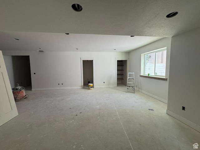 21 N 100 W Unit 3, Farmington, UT 84025 - unfurnished room with baseboards