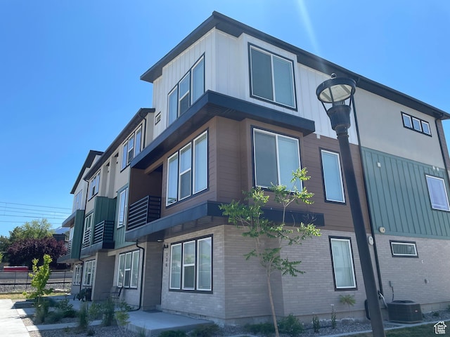 view of building exterior