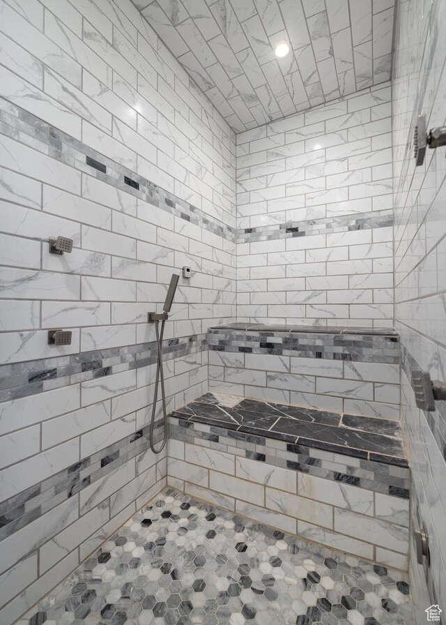 7748 W Mountain Dell Dr, Vernal, UT 84078 - bathroom featuring tiled shower