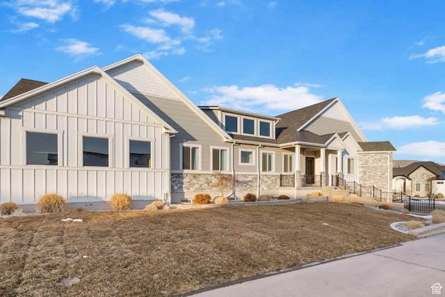 1595 E Duggan Dr, Eagle Mountain, UT 84005 - view of front facade featuring a front lawn