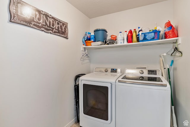 693 N Devonshire Dr, Saratoga Springs, UT 84045 - laundry area featuring washer and dryer