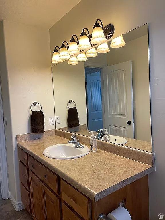 bathroom with vanity