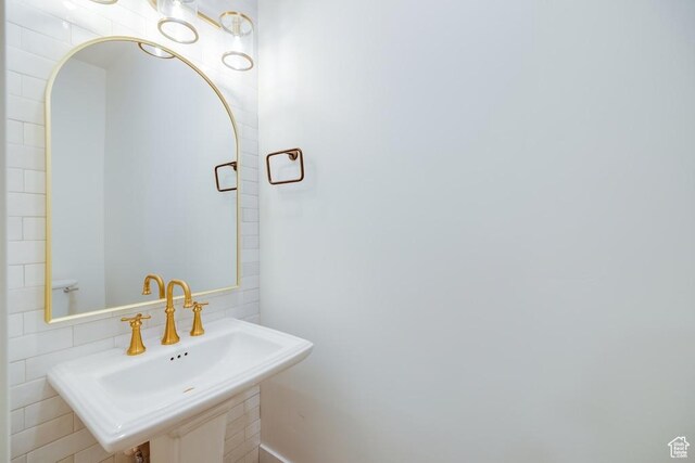 1292 S 1220 E, Salem, UT 84653 - bathroom with tasteful backsplash and a sink