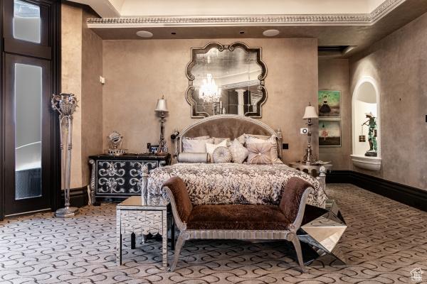 view of carpeted bedroom