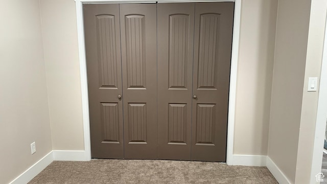 room details with carpet flooring