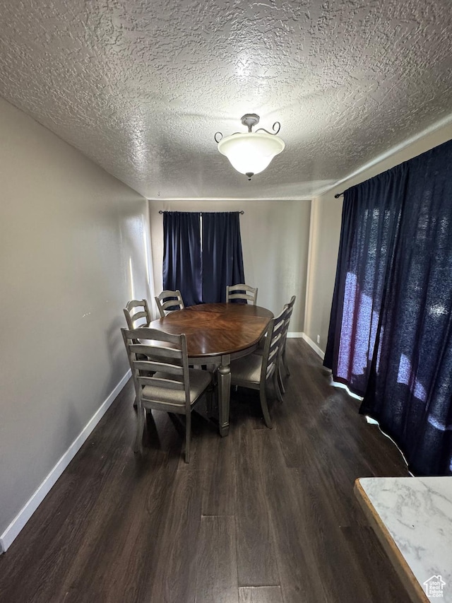 1050 S 500 W, Vernal, UT 84078 - dining area featuring a textured ceiling, wood finished floors, and baseboards