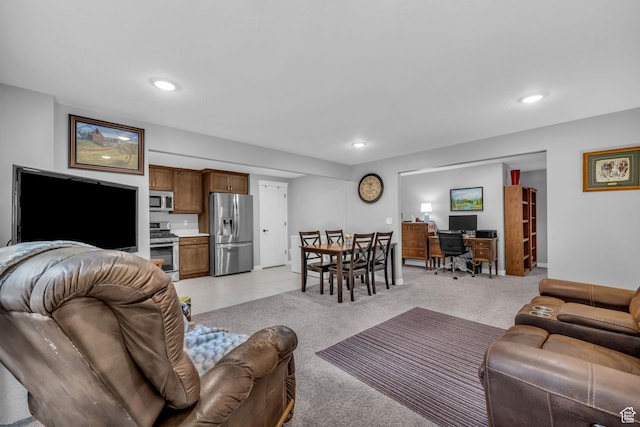 1932 W 200 N, Kaysville, UT 84037 - living room with light colored carpet