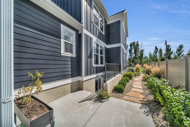 1932 W 200 N, Kaysville, UT 84037 - view of side of property with a patio area