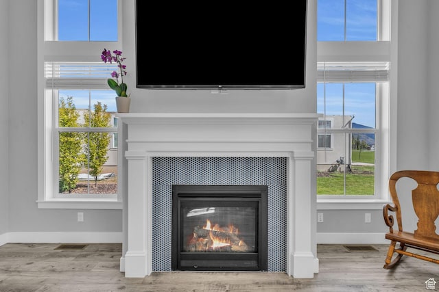 1932 W 200 N, Kaysville, UT 84037 - interior details featuring hardwood / wood-style flooring