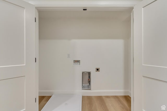 909 W 1180 N, Pleasant Grove, UT 84062 - clothes washing area featuring electric dryer hookup, hookup for a washing machine, light wood-style floors, and baseboards
