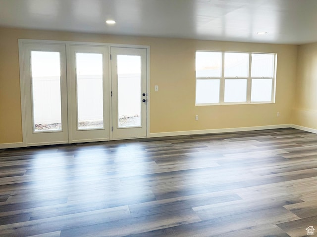 127 E Chandlerpoint Way S, Draper, UT 84020 - unfurnished living room with recessed lighting, baseboards, and dark wood-type flooring