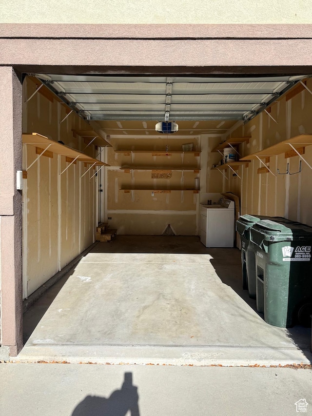 127 E Chandlerpoint Way S, Draper, UT 84020 - garage with washer / clothes dryer and a garage door opener