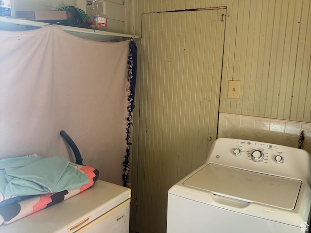 105 W 400 N, Centerfield, UT 84622 - laundry area with washer / clothes dryer and wooden walls