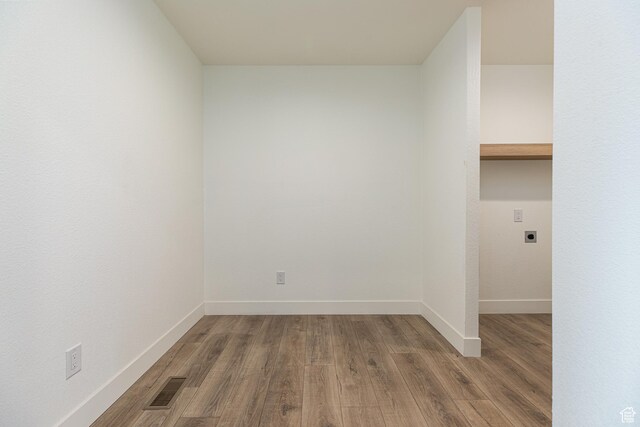 442 W Pipe Springs Dr, Kanab, UT 84741 - clothes washing area with hardwood / wood-style flooring and hookup for an electric dryer