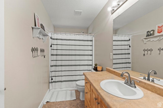 full bath featuring toilet, a shower with shower curtain, tile patterned floors, visible vents, and vanity