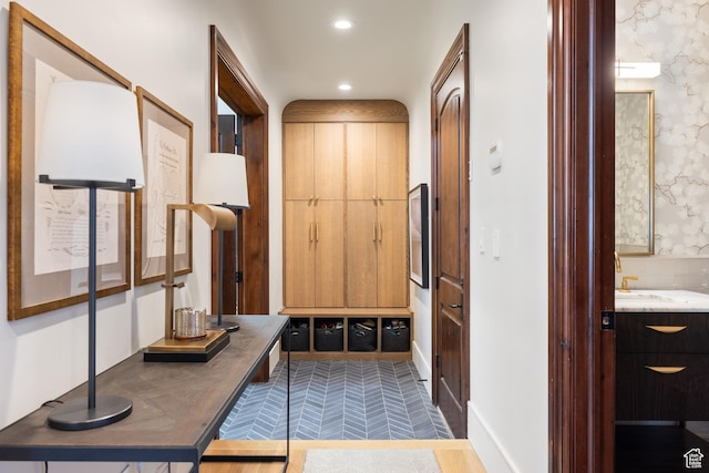 6121 Verness Cv S, Holladay, UT 84121 - hallway with sink