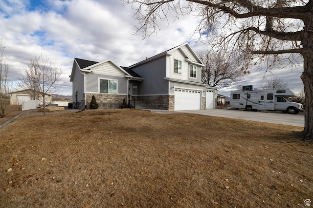 4093 E 4000 S, Vernal, UT 84078 - view of front facade featuring a garage and a front yard