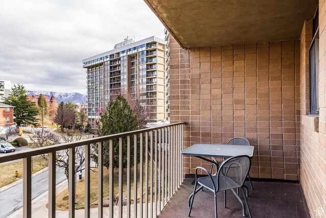 245 N Vine St W Unit 501, Salt Lake City, UT 84103 - balcony featuring a mountain view