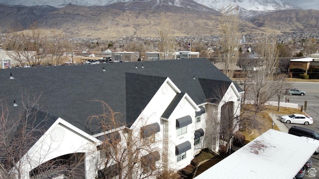 bird's eye view with a mountain view